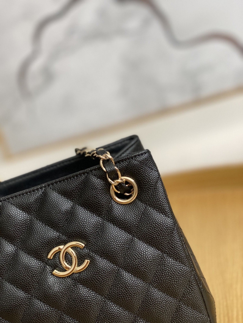 Ch**el bucket bags